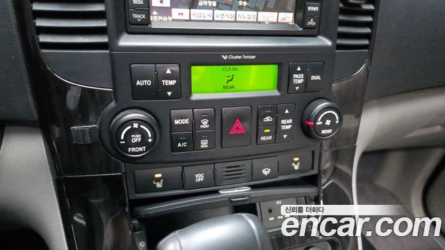 Kia Canival 2012 — photo 16
