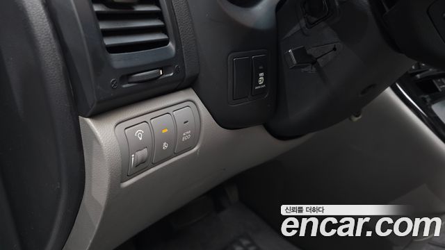 Kia Canival 2012 — photo 18