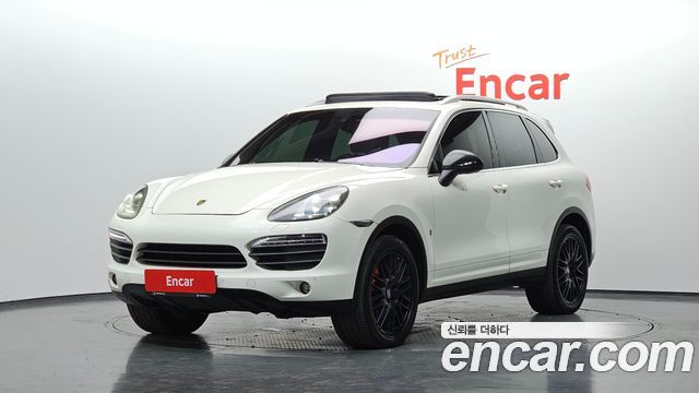 Porsche Cayenne 2011 — photo 1