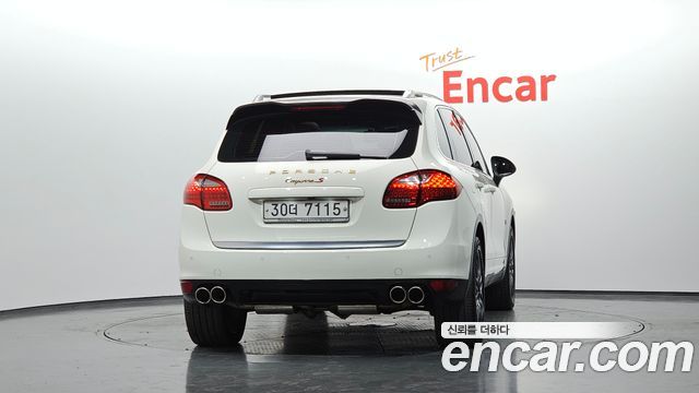 Porsche Cayenne 2011 — photo 4