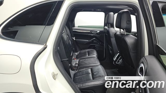 Porsche Cayenne 2011 — photo 11