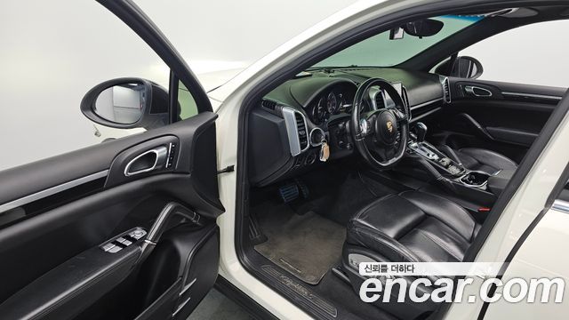 Porsche Cayenne 2011 — photo 12