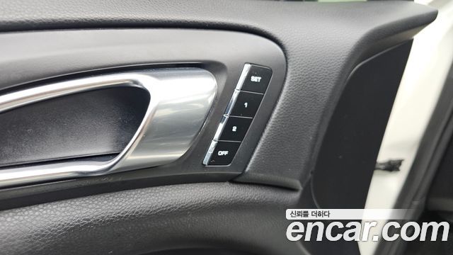 Porsche Cayenne 2011 — photo 17