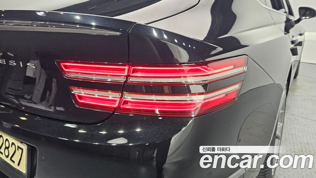 Genesis G80 2023 — photo 9