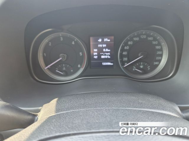 Hyundai Kona 2018 — photo 16