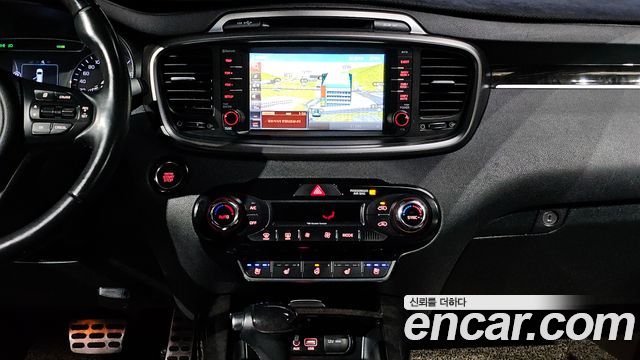 Kia Sorento 2017 — photo 14