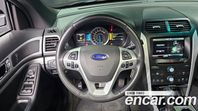 Ford Explorer 2015 — photo 13