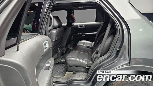 Ford Explorer 2015 — photo 17