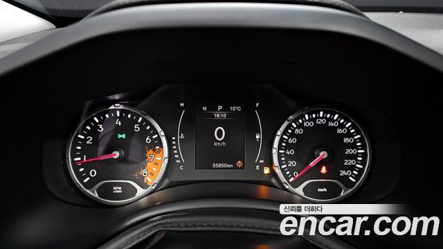 Jeep Renegade 2016 — photo 8