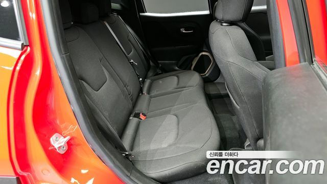 Jeep Renegade 2016 — photo 12