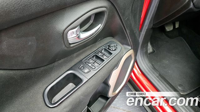 Jeep Renegade 2016 — photo 16