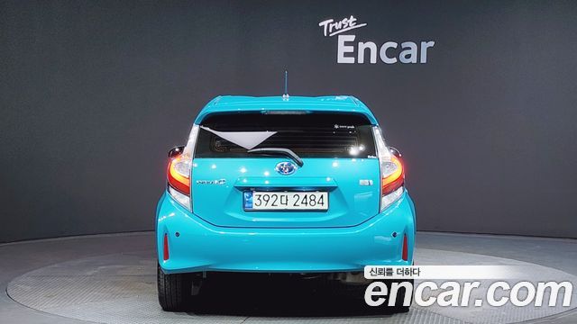 Toyota Prius 2018 — photo 4