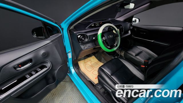Toyota Prius 2018 — photo 10