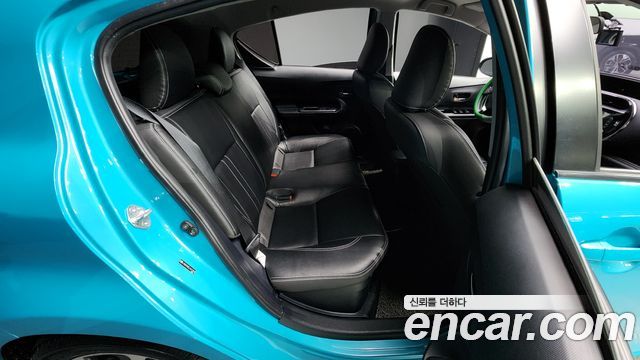 Toyota Prius 2018 — photo 12