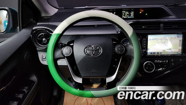 Toyota Prius 2018 — photo 16