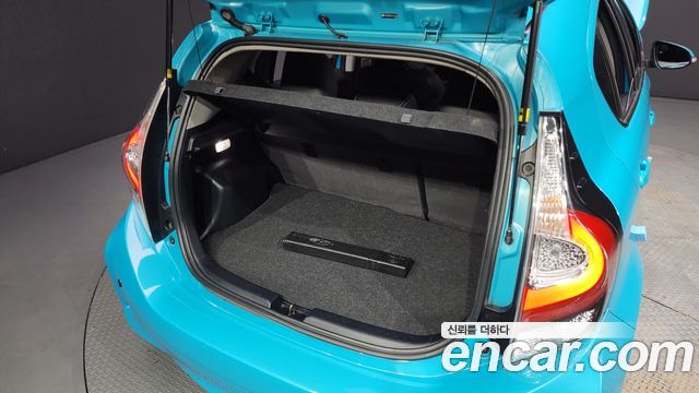Toyota Prius 2018 — photo 20