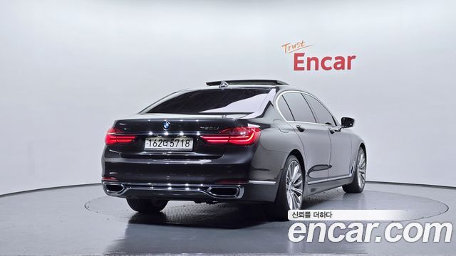 BMW 7-Series 2016 — photo 2