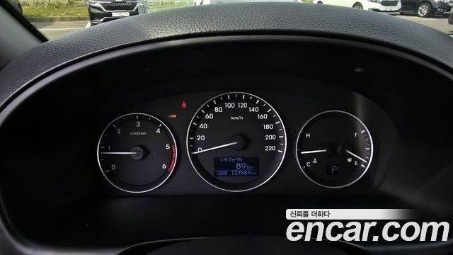 Hyundai Starex 2017 — photo 8