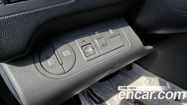 Hyundai Starex 2017 — photo 13