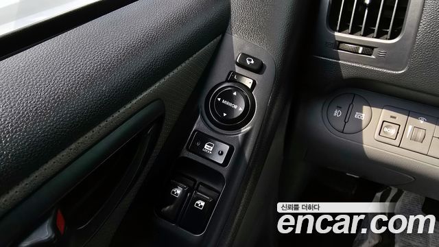 Hyundai Starex 2017 — photo 14