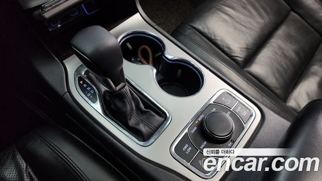 Jeep Cherokee 2018 — photo 9