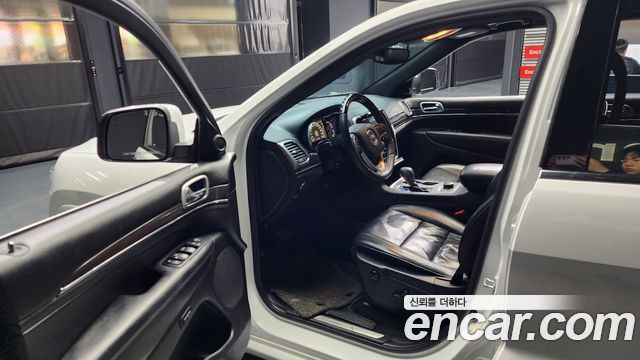 Jeep Cherokee 2018 — photo 10