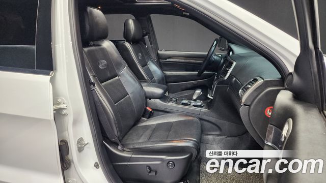 Jeep Cherokee 2018 — photo 11