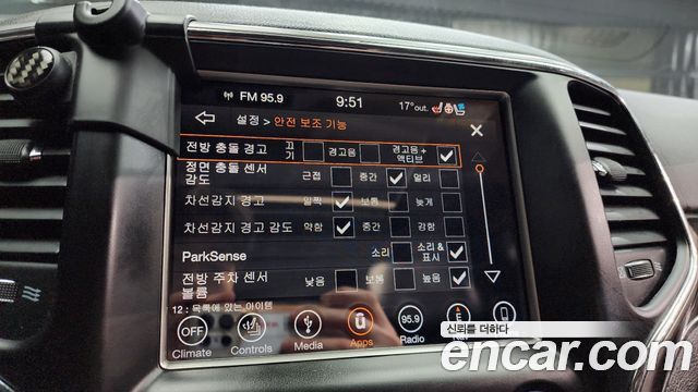 Jeep Cherokee 2018 — photo 16