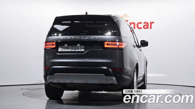 Land Rover Discovery 2019 — photo 4