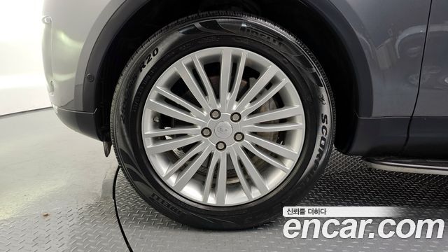 Land Rover Discovery 2019 — photo 5