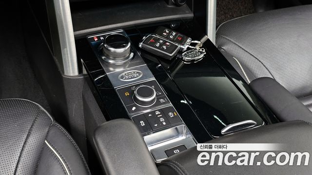 Land Rover Discovery 2019 — photo 9