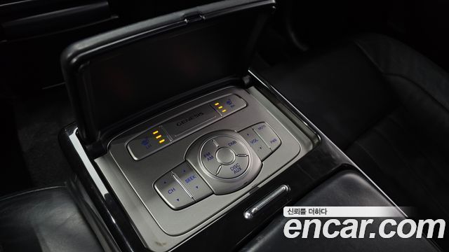 Hyundai Genesis 2012 — photo 18