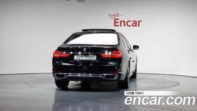 BMW 7-Series 2016 — photo 4