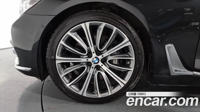 BMW 7-Series 2016 — photo 5