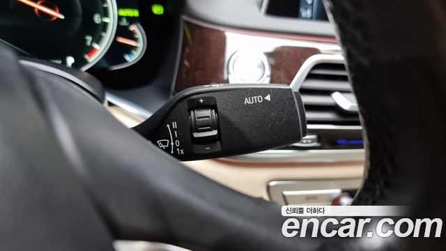 BMW 7-Series 2016 — photo 9
