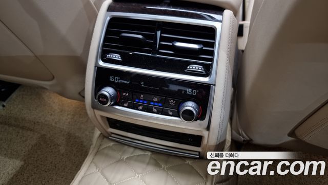 BMW 7-Series 2016 — photo 19