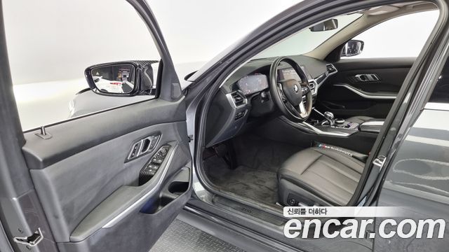 BMW 3-Series 2019 — photo 11