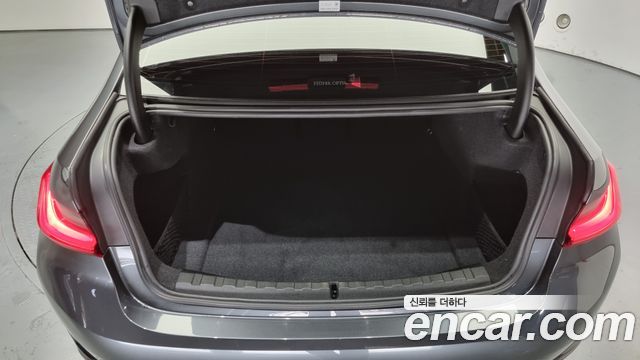 BMW 3-Series 2019 — photo 20