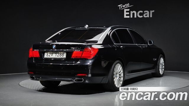 BMW 7-Series 2009 — photo 2