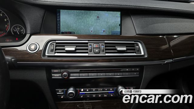 BMW 7-Series 2009 — photo 14