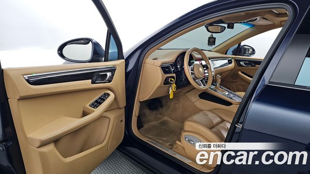 Porsche Macan 2017 — photo 10
