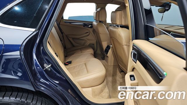 Porsche Macan 2017 — photo 12