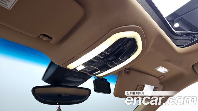 Porsche Macan 2017 — photo 18