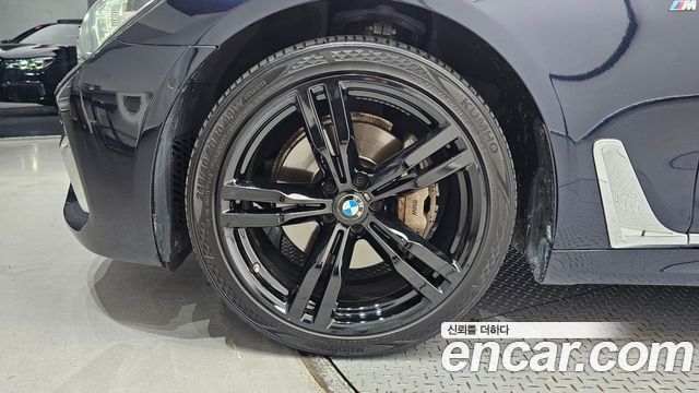 BMW 7-Series 2019 — photo 5