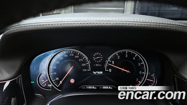 BMW 7-Series 2019 — photo 8