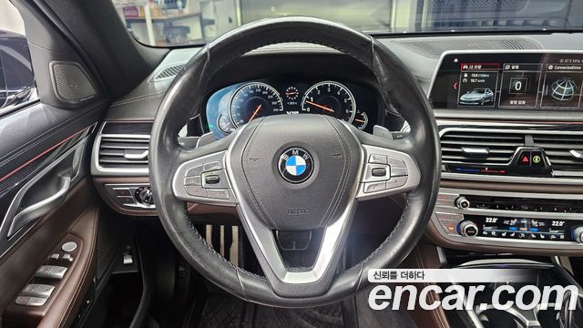 BMW 7-Series 2019 — photo 14