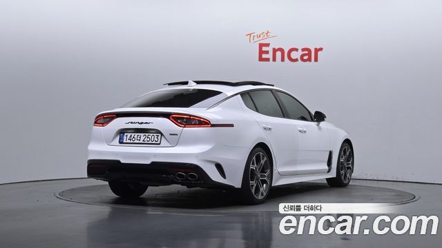 Kia Stinger 2018 — photo 2
