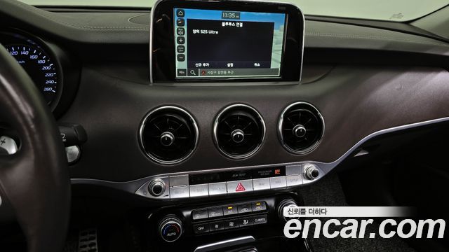 Kia Stinger 2018 — photo 15