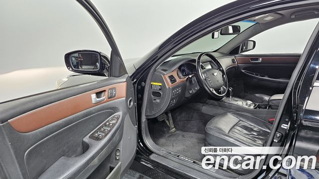 Hyundai Genesis 2013 — photo 11