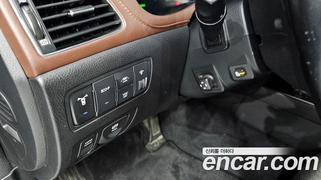 Hyundai Genesis 2013 — photo 16